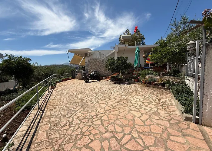 Penzion Grandmas Ksamil